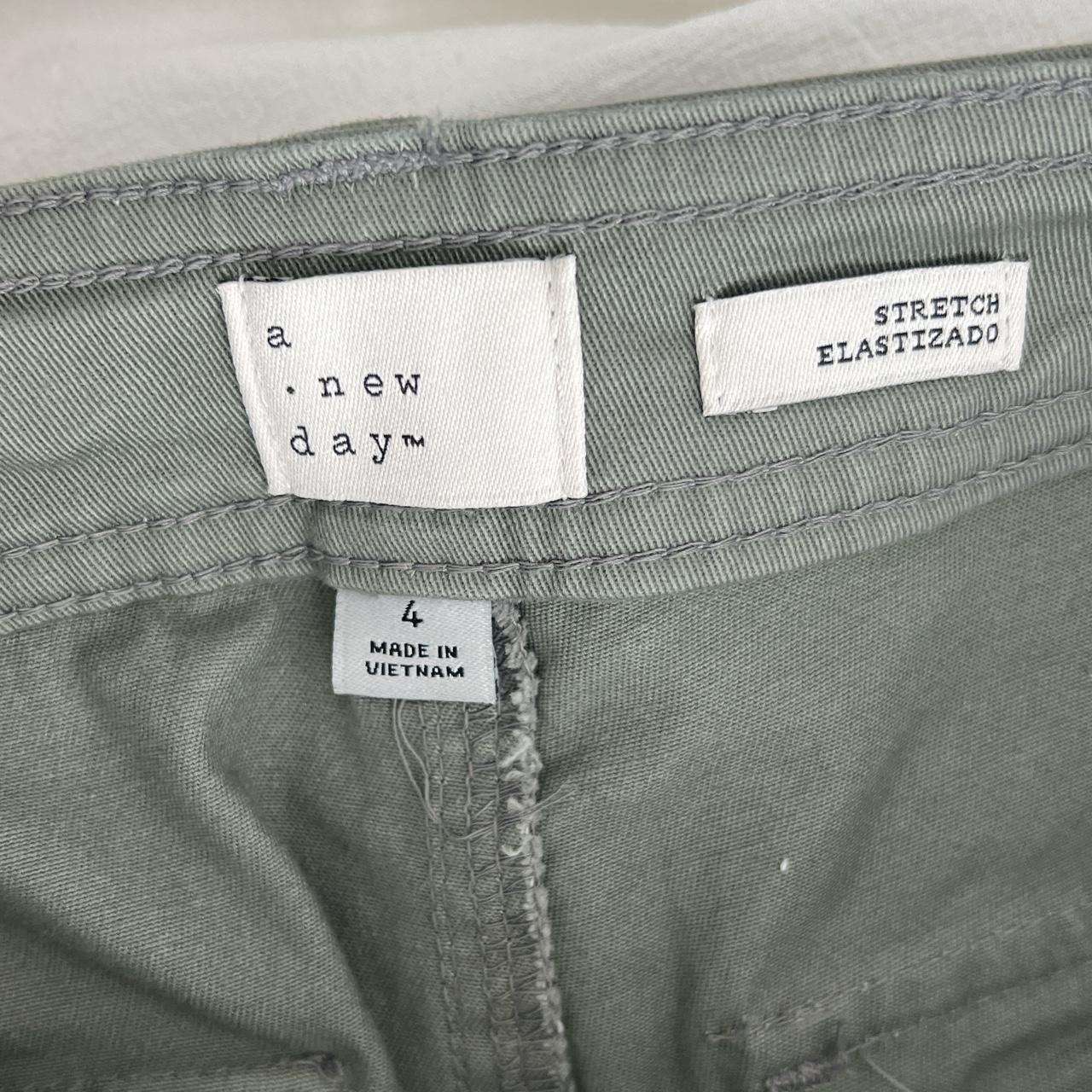 Light Green cargo pants Size 4 Never worn in... Depop