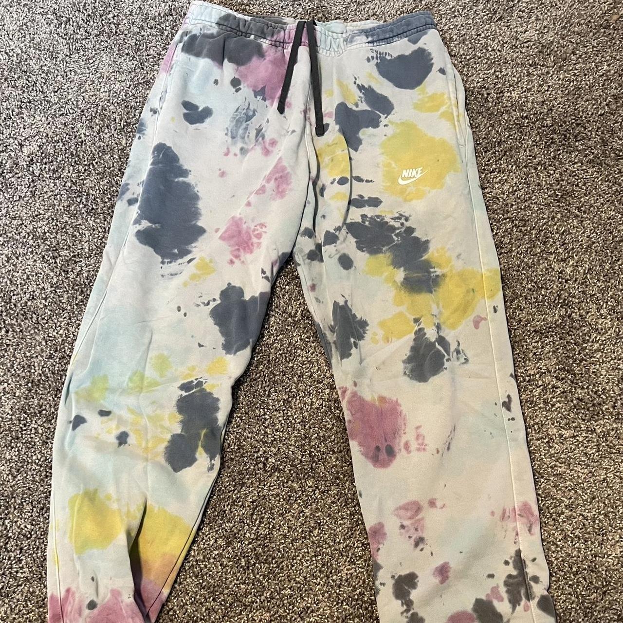 Nike tie best sale dye sweatpants