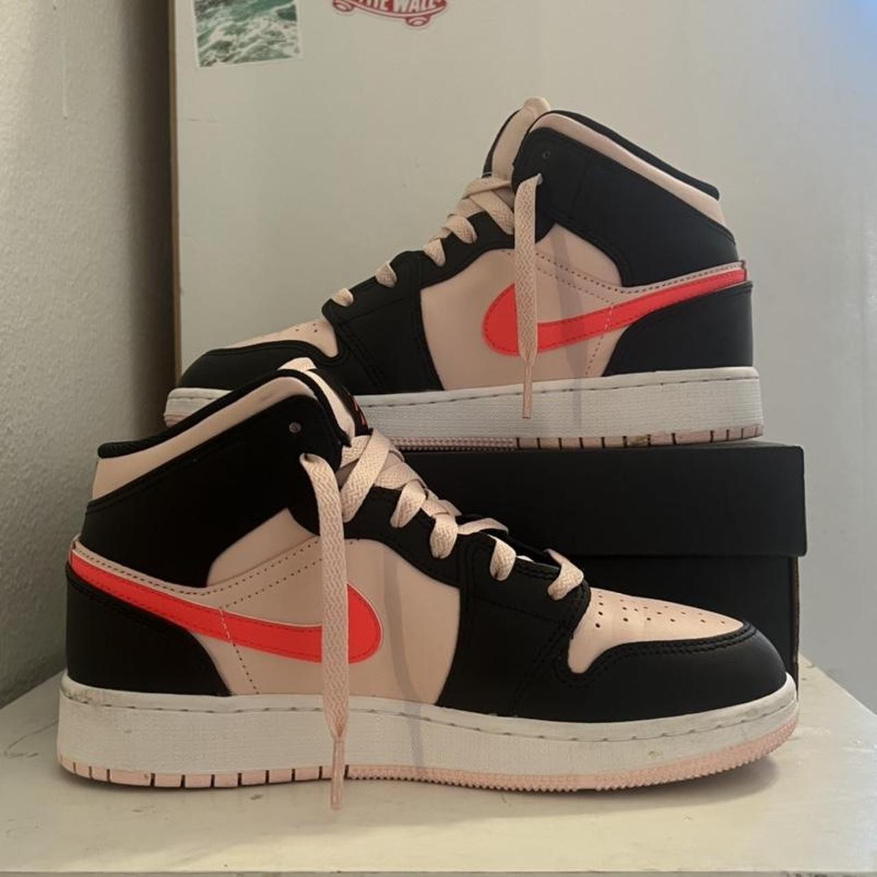 Jordan Women's Pink and Black Trainers (2)