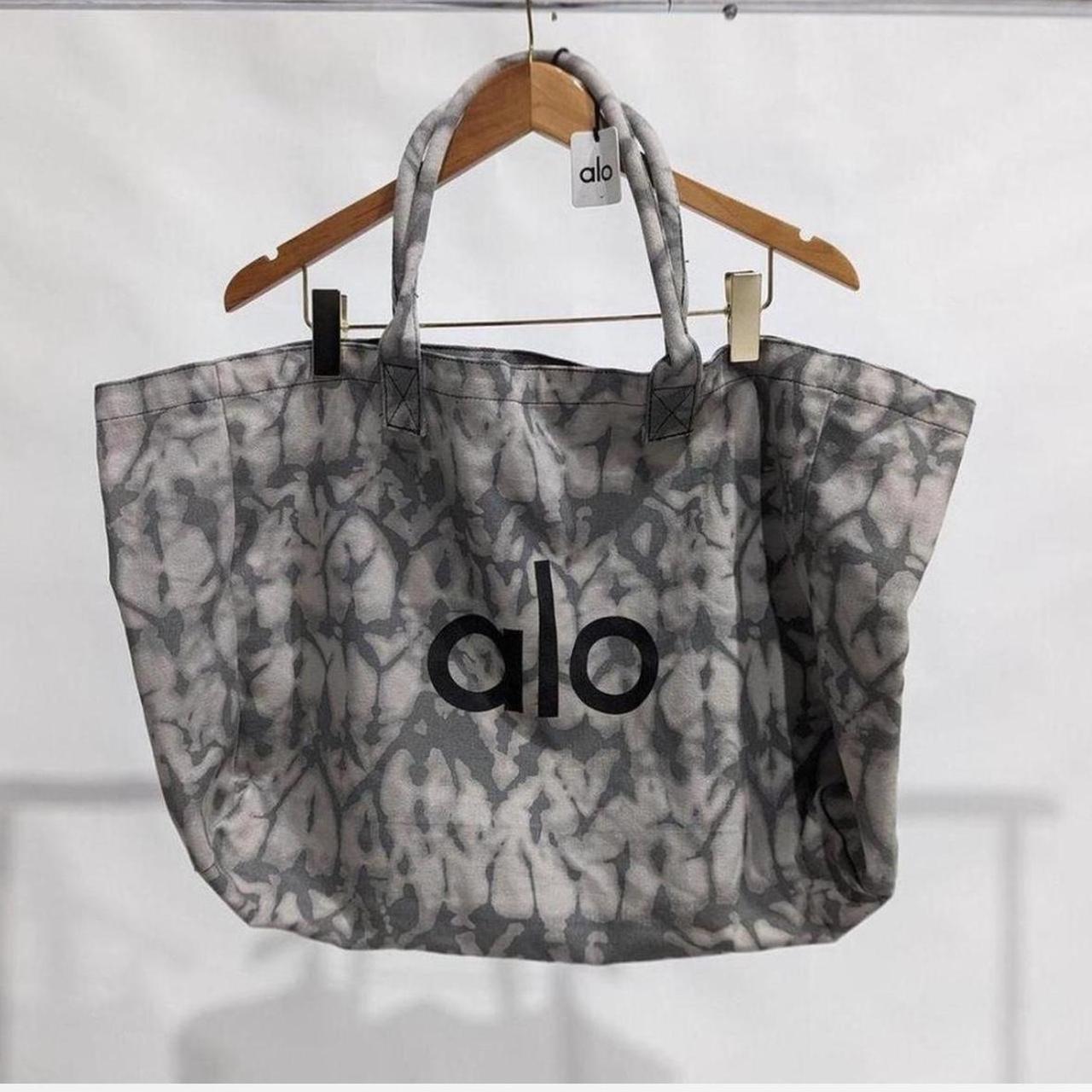 Alo Yoga Grey Tie Dye Shopper Tote Bag Carry-it-all | Depop Alo Yoga Grey Tie Dye Shopper Tote Bag Carry-it-all | Depop