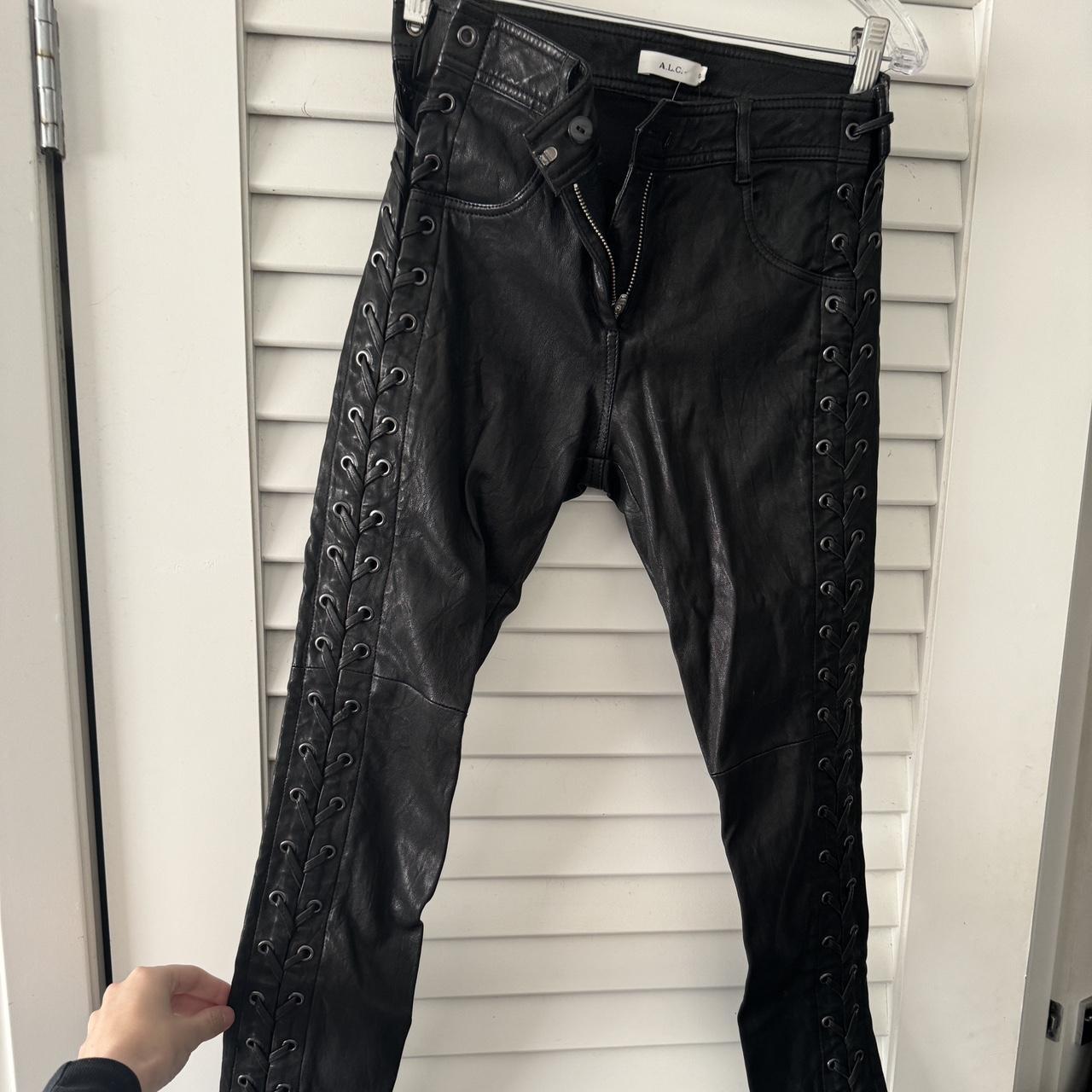 item listed by pistachioxo