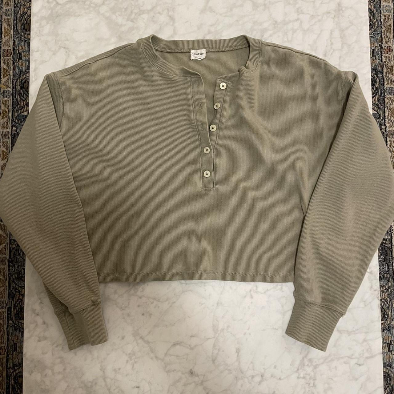 Aritzia Women's Khaki and Green Croptop Depop