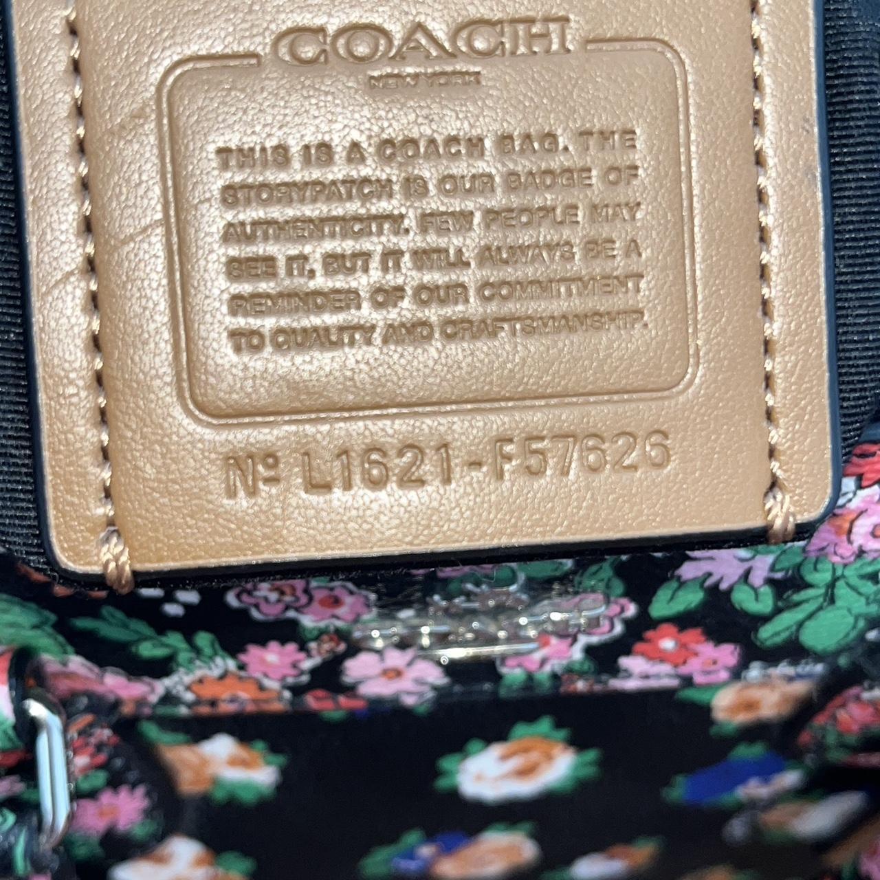 Excellent used condition Coach Mini Bennett purse - Depop