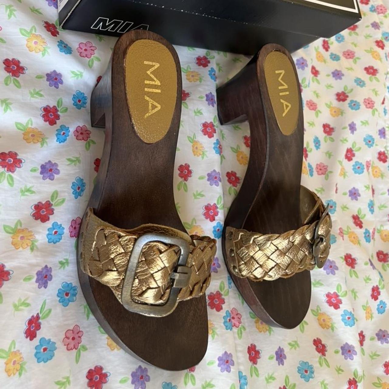 Mia buckle hot sale sandals