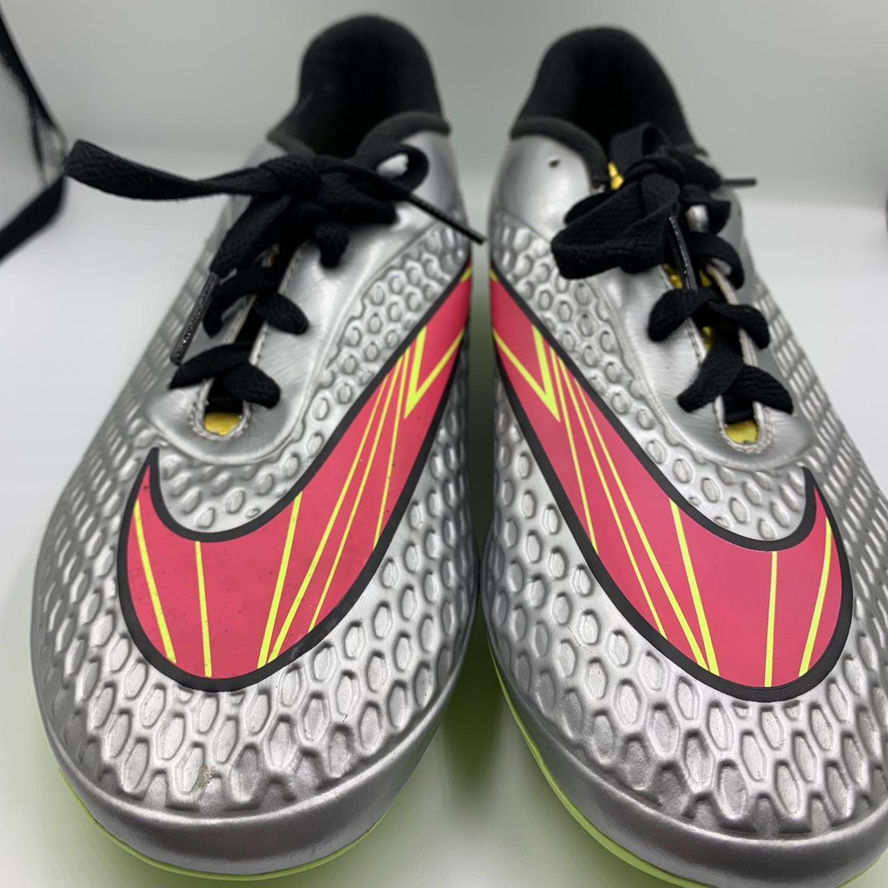 hypervenom phelon soccer cleats