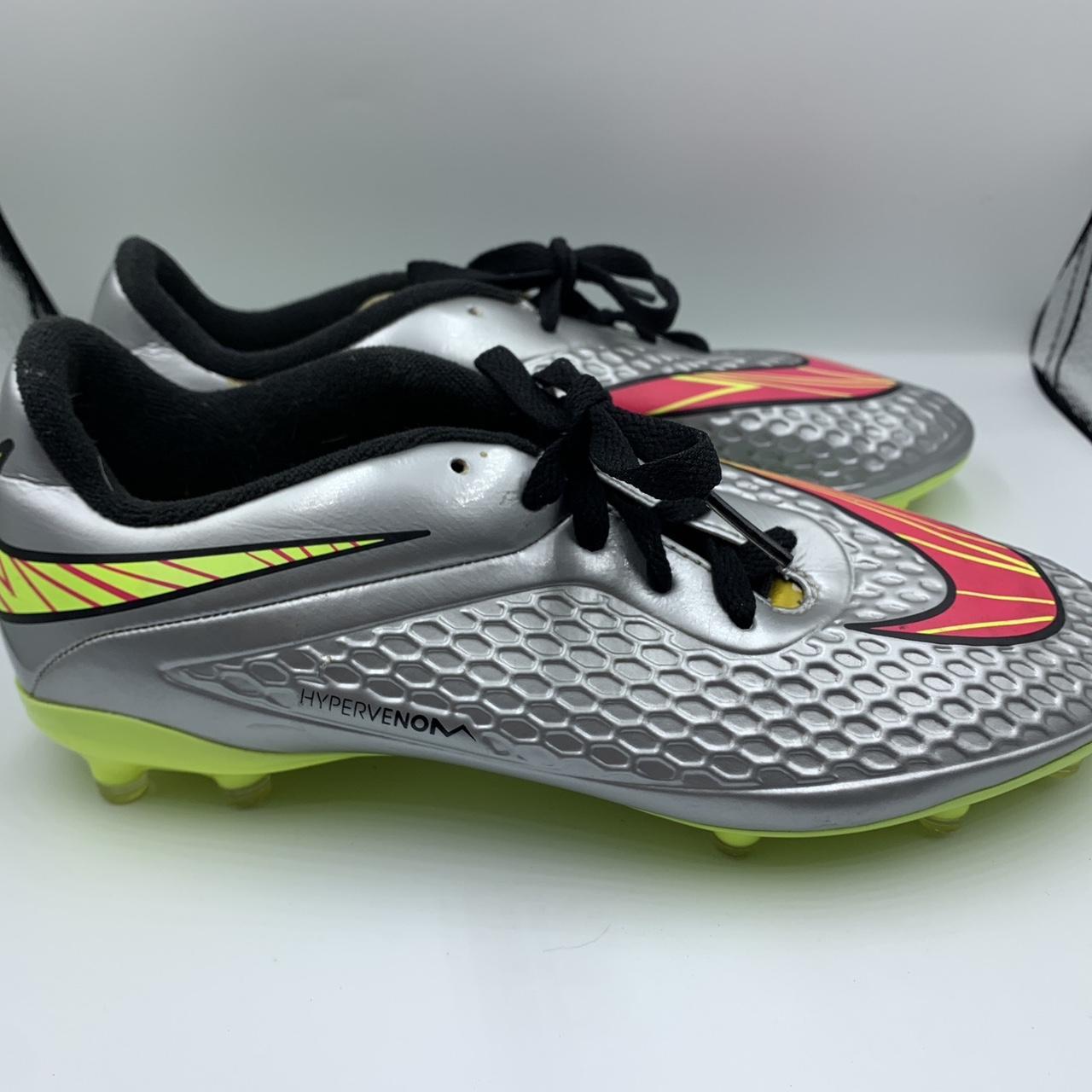 hypervenom phelon soccer cleats