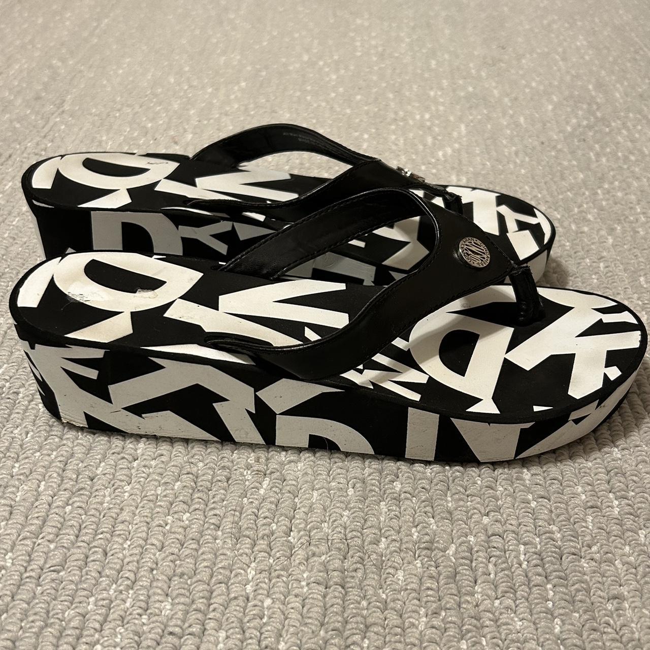 Dkny flip cheap flops sandals