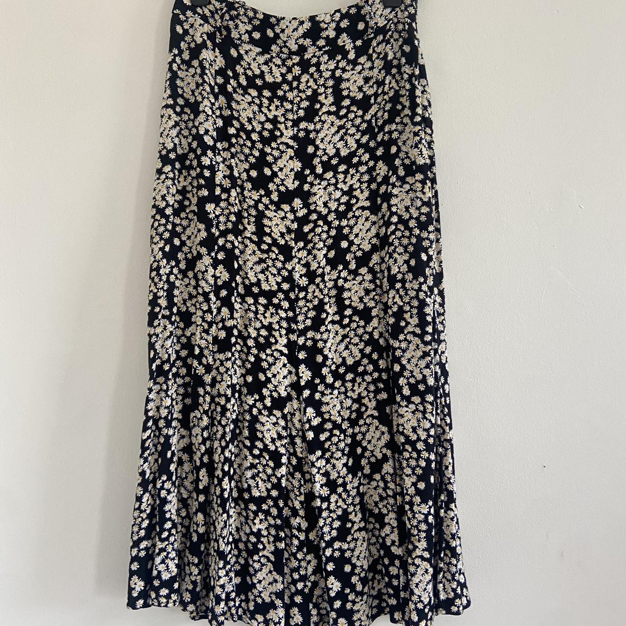 Zara floral summer Maxi skirt, size XS (uk 6-8).... - Depop