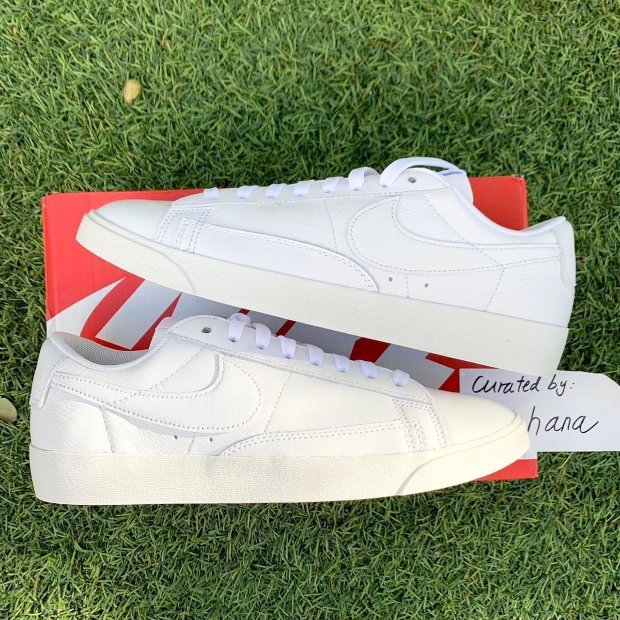 triple white nike shoes