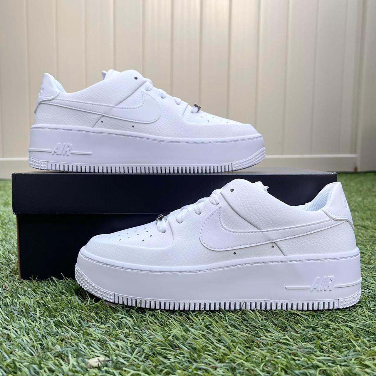 Nike air force 1 outlet sage low triple white