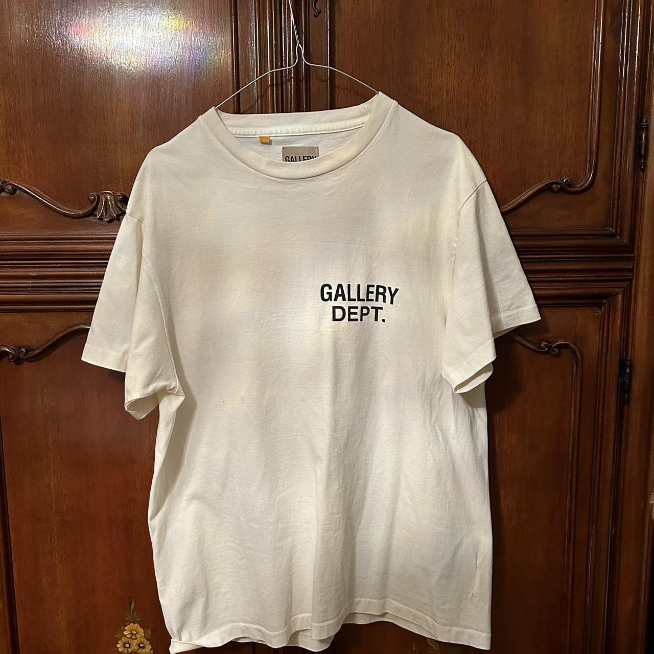 T-shirt gallery dept logo arancione. Scrivetemi per | Depop