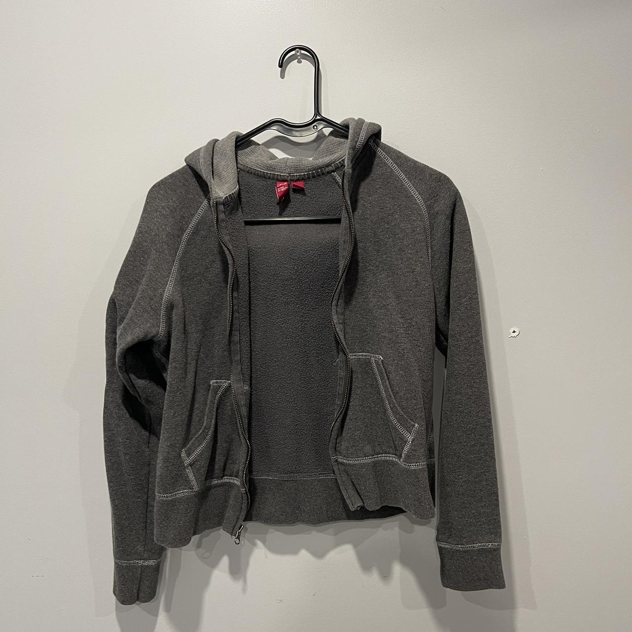 Small Women’s Grey Zip Up - Depop