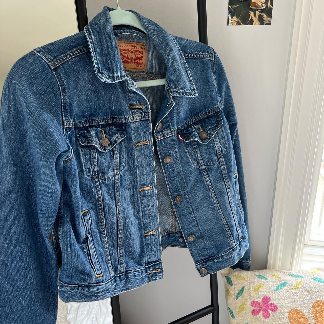 Levi's Women's Jacket | Depop