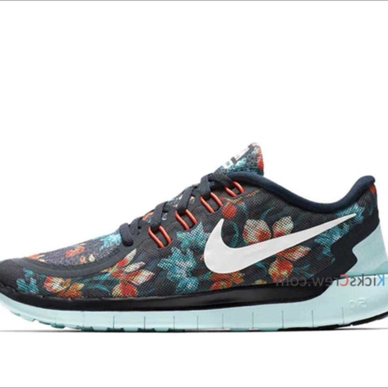 Floral nike hotsell free run