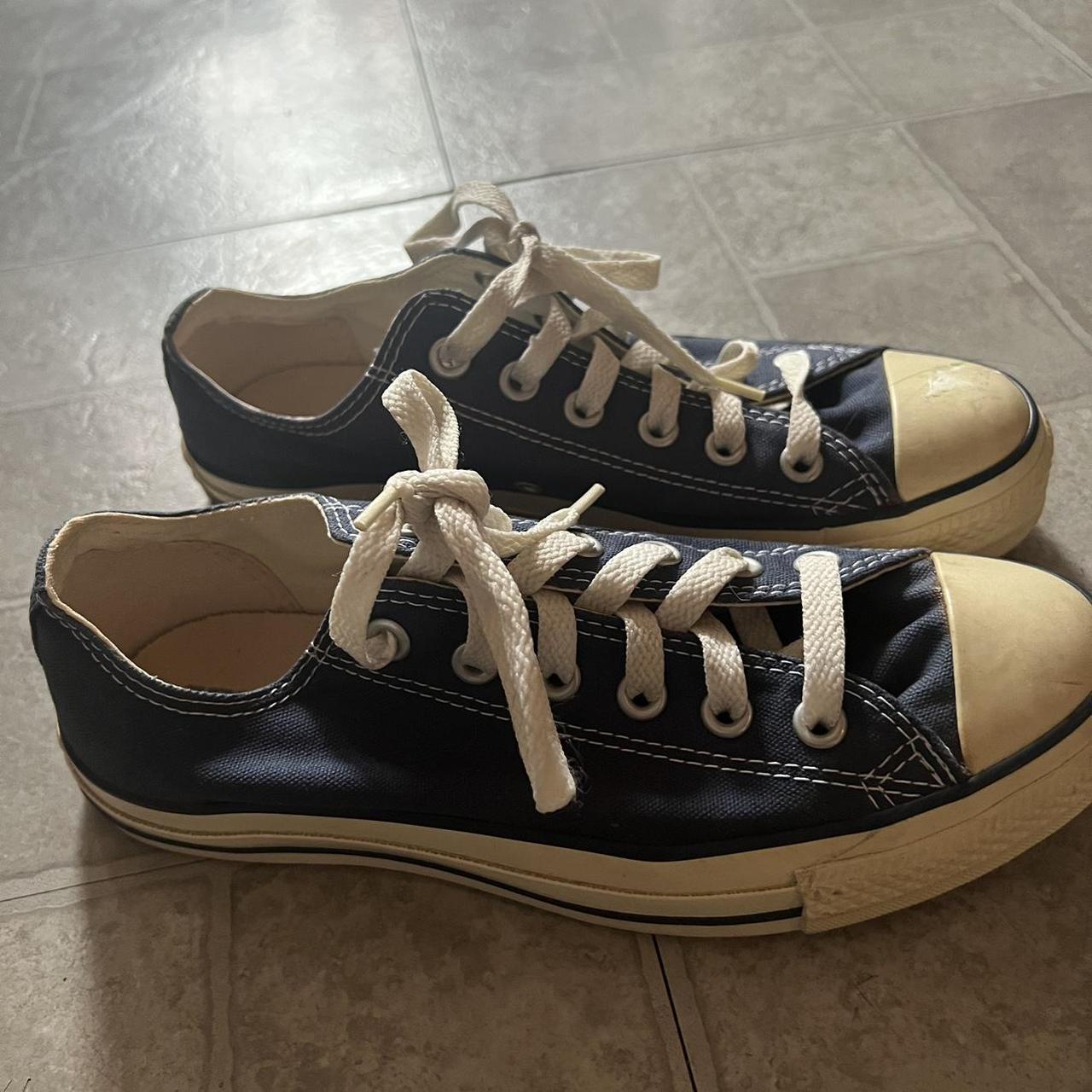 navy converse (The white stain on the left shoe is... - Depop