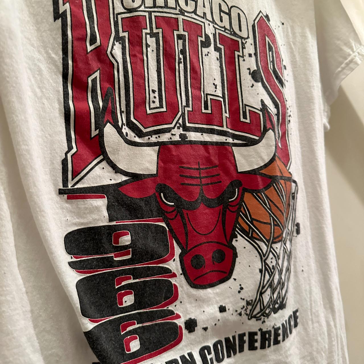 Chicago Bulls T-Shirt size M worn a few times i - Depop