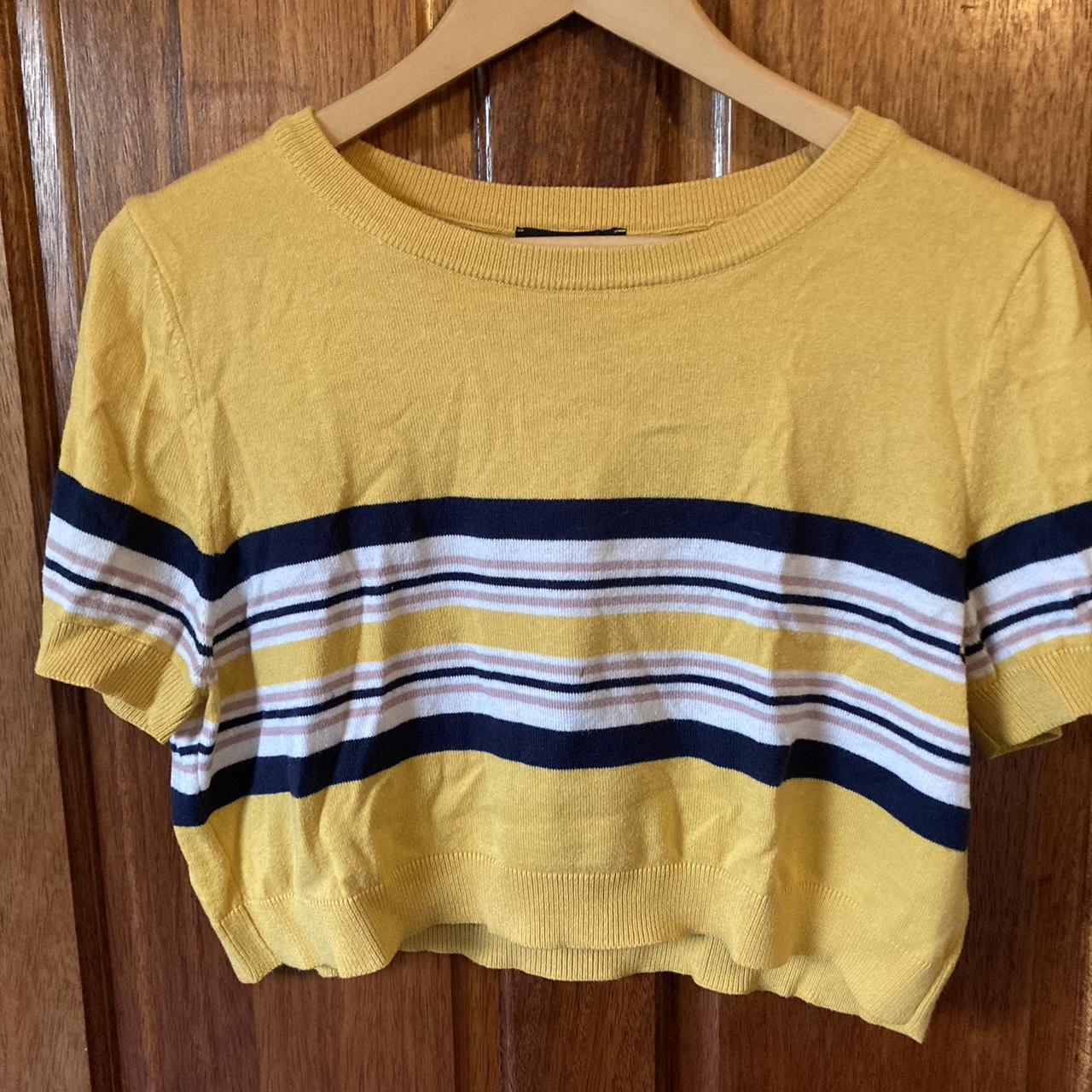 New Look Women's Yellow Crop-top | Depop