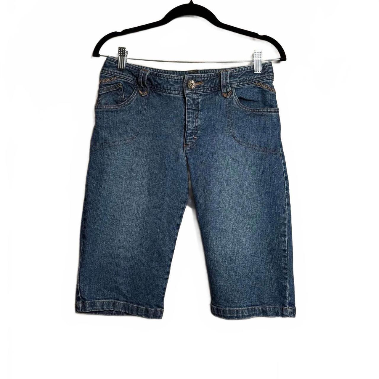 item listed by lanabangs