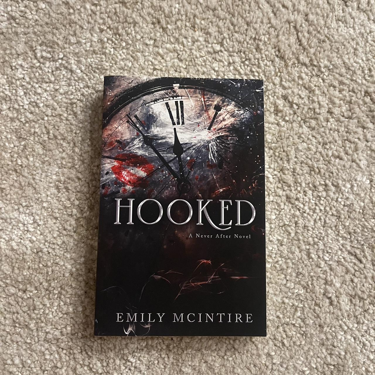 Hooked by Emily McIntire Never read, decided to... - Depop