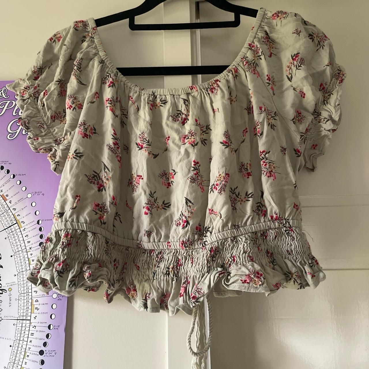 Tree of Life size XL Shirin top in fair preowned... Depop