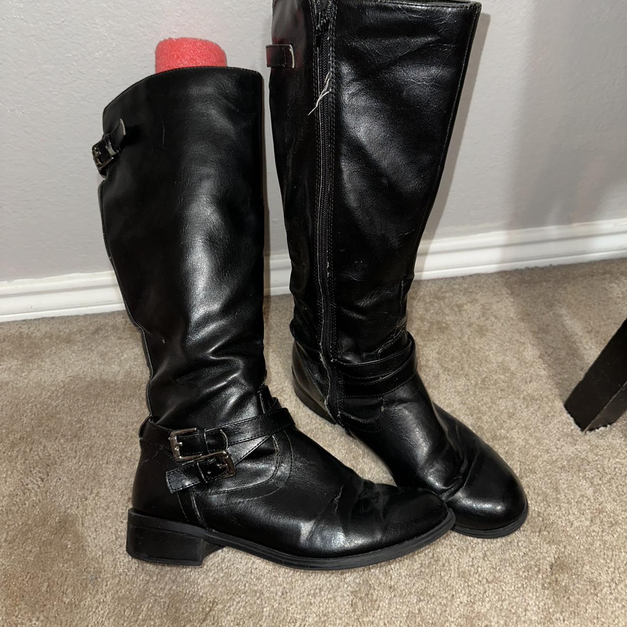buckle combat boots they are very used, but still... - Depop