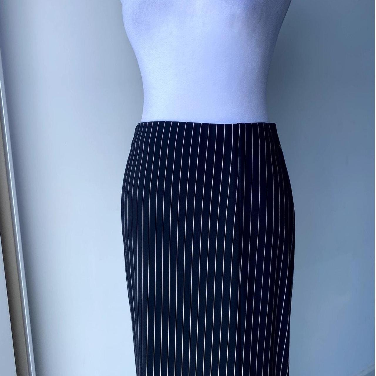 Black and white striped skirt 90s best sale