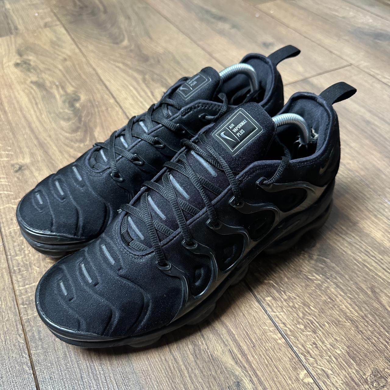 vapormax plus trainers
