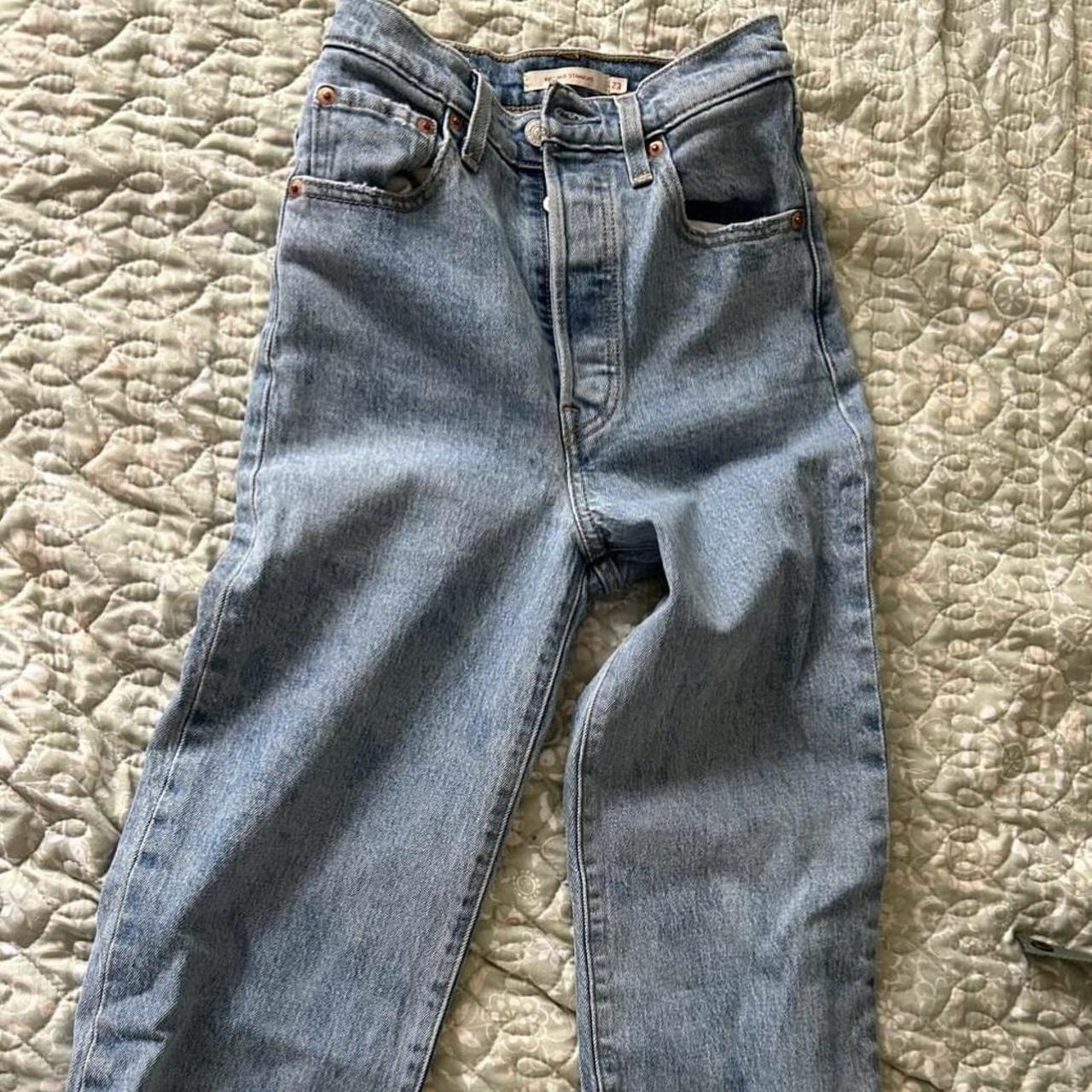 levi’s ribcage jeans in a size 23” fits like a 00/0... - Depop