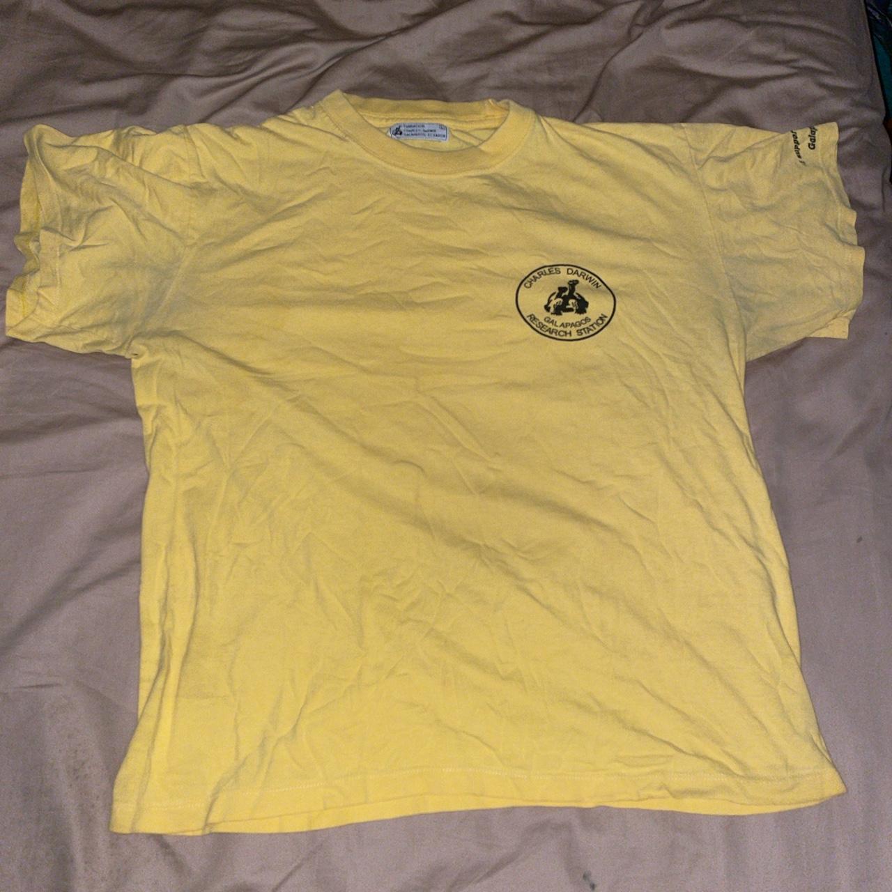 Vintage Charles Darwin research station tee. Super...