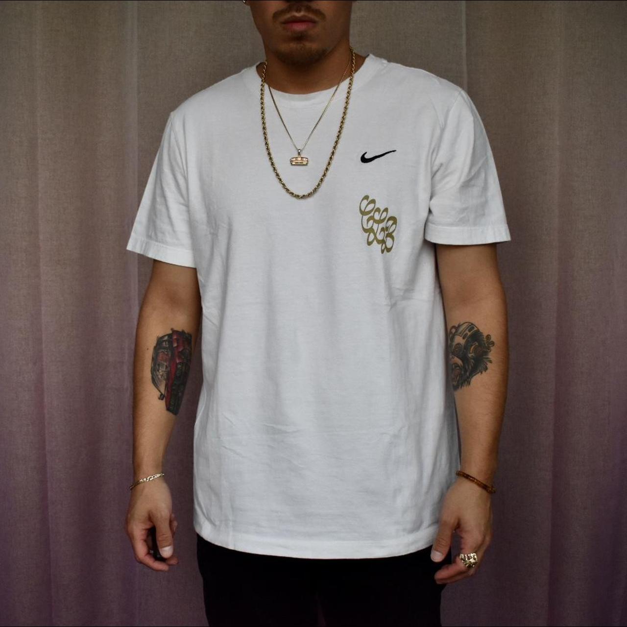 Nike hot sale necklace drake