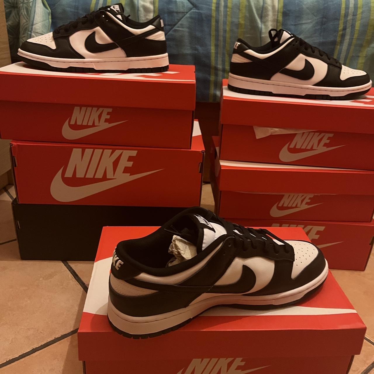 Nike Women's Black and White Trainers | Depop