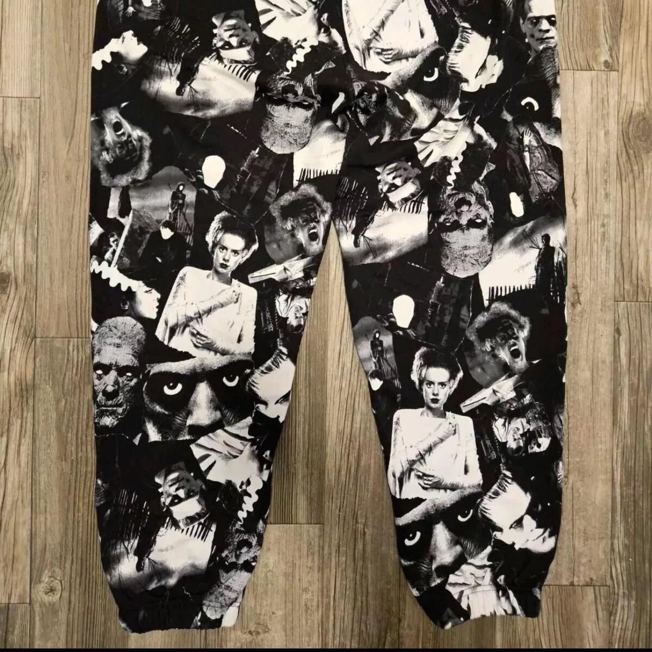 LEVI’S X UNIVERSAL MONSTERS SWEATPANTS 2024 sz L NWT