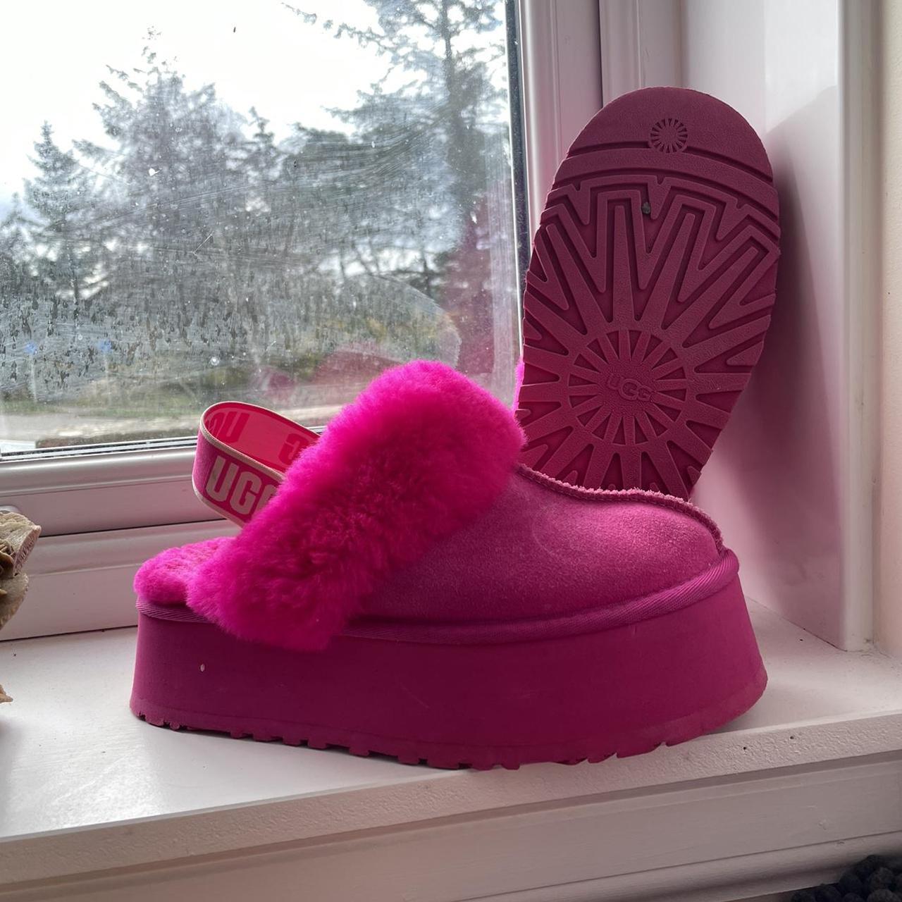 Ugg slippers hot sale women pink