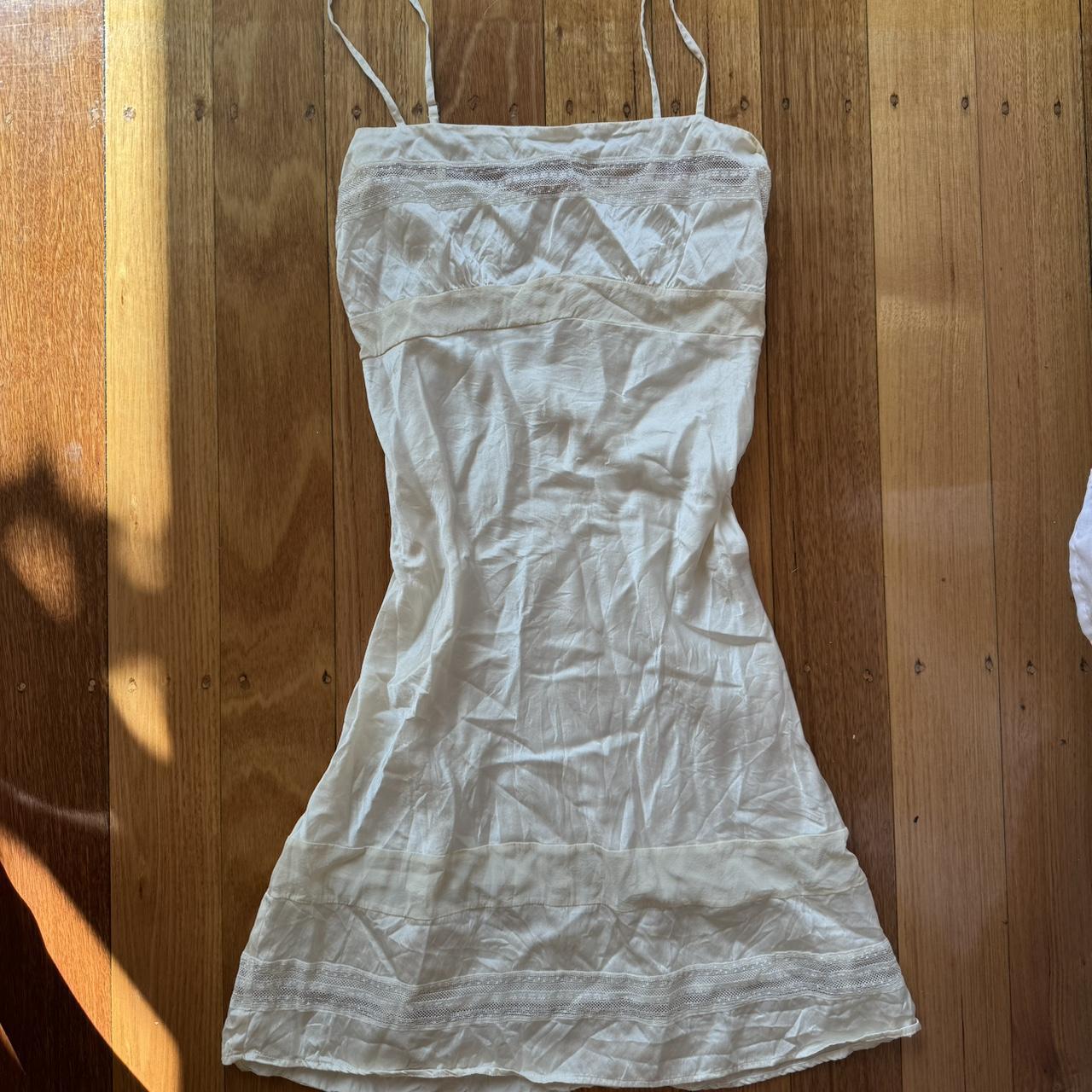 the most gorgeous vintage silk dress 100% silk... - Depop