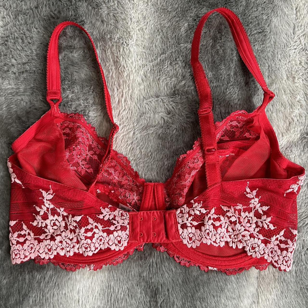 Red underwire lace bra, size 38dd - Depop