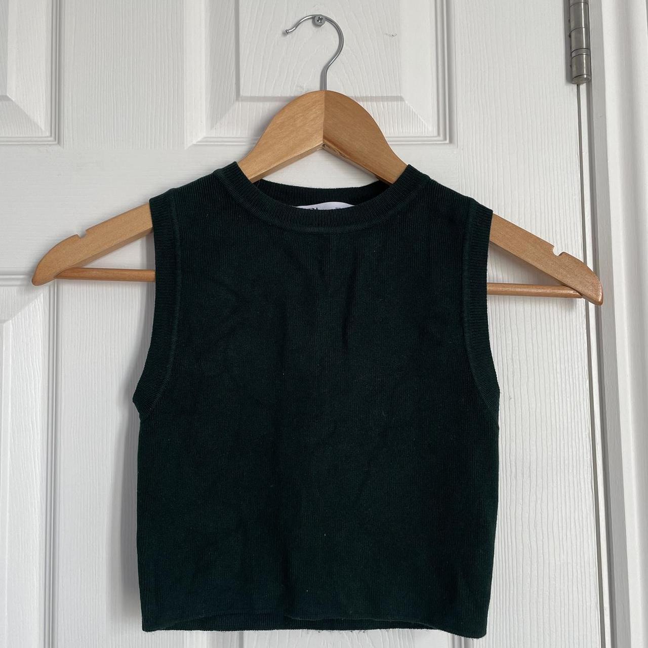 Crop dark green knit vest top Zara crop knit vest... Depop