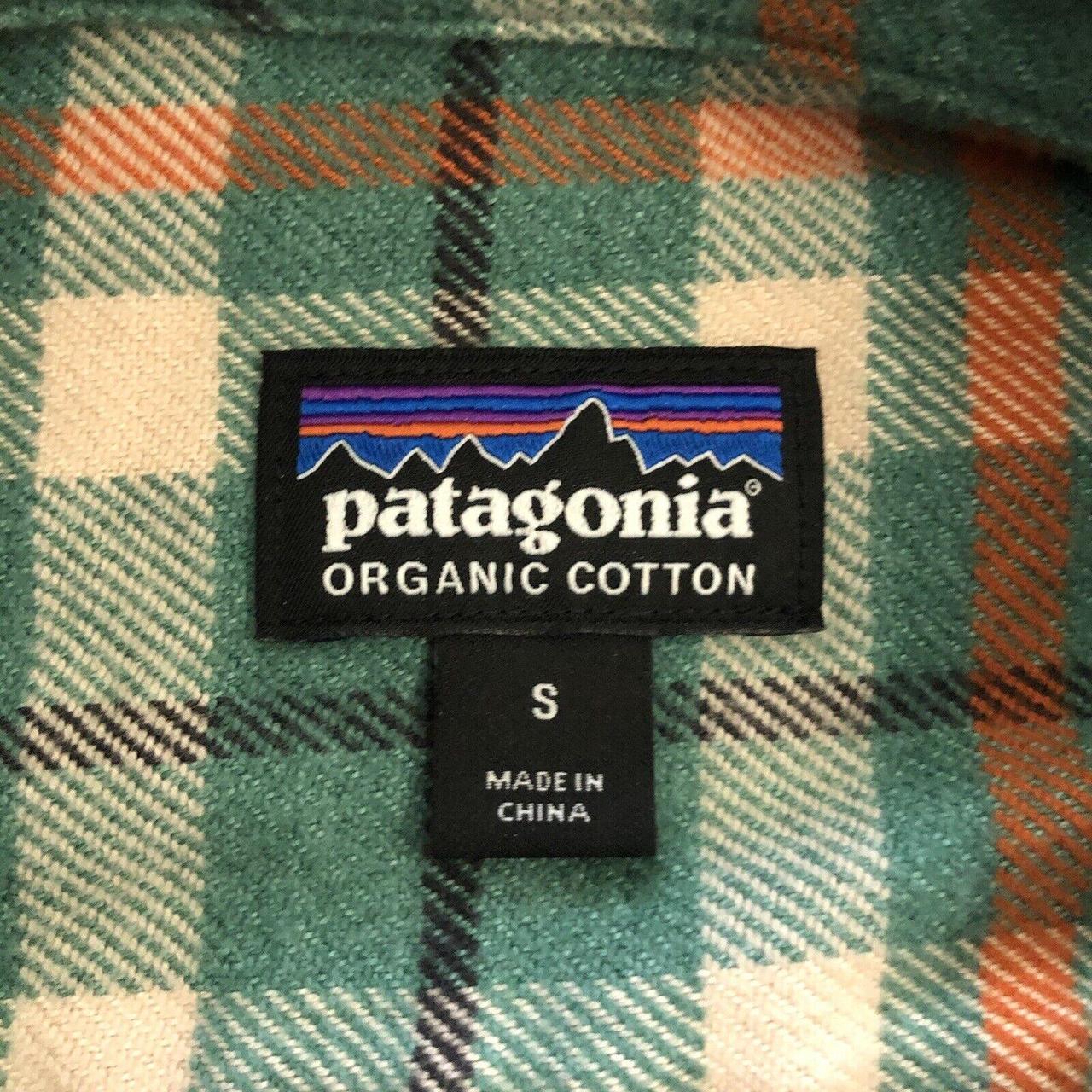 Patagonia Independence outlets Eelgrass Green Plaid Long-Sleeved Fjord Flannel Shirt S