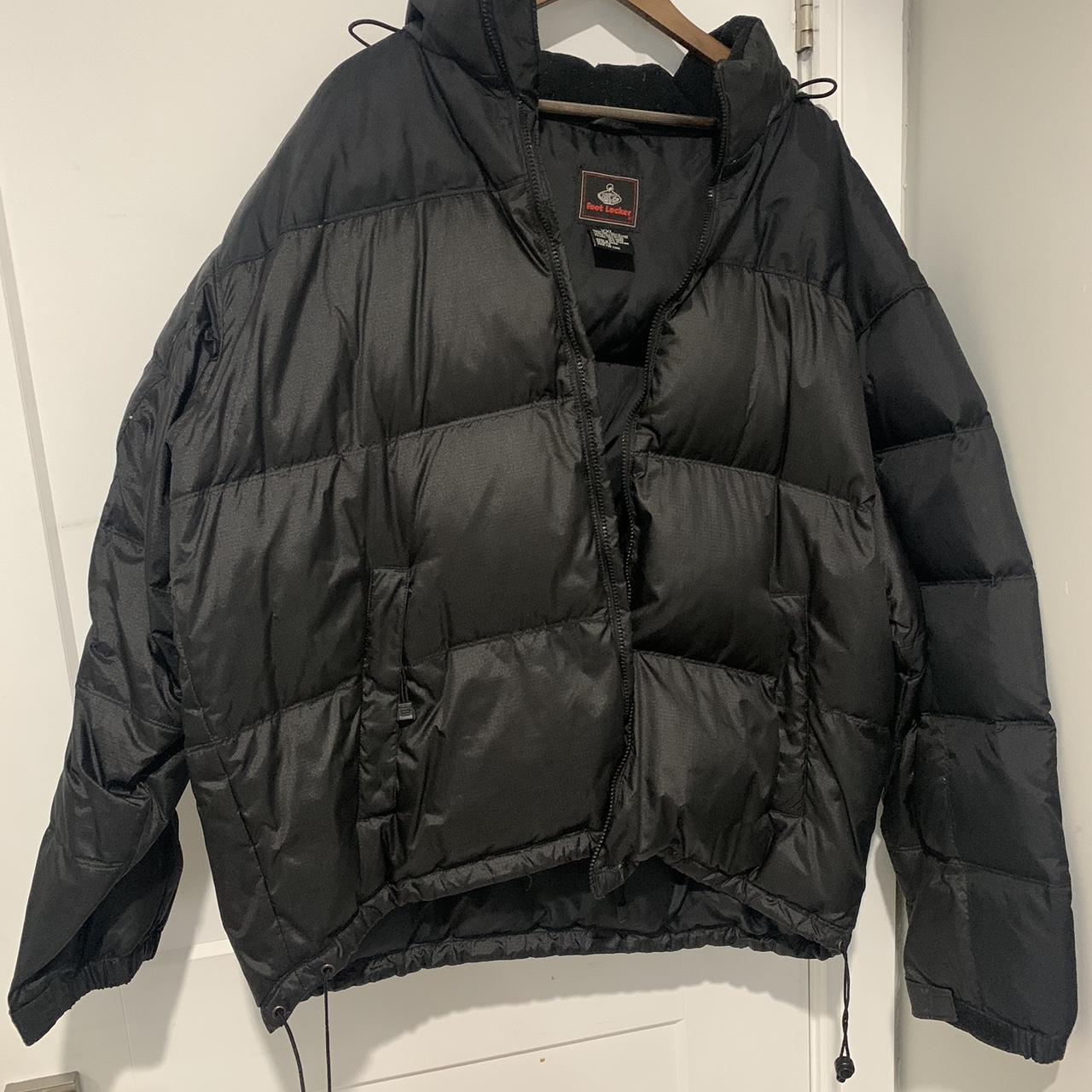 Black Puffer jacket that’s great for the winter - Depop