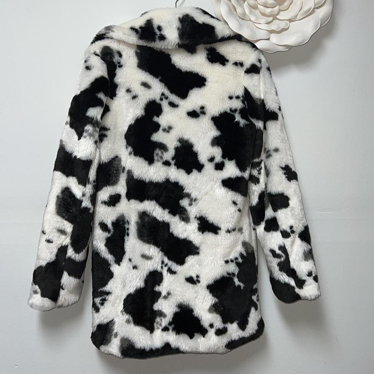 Delia's Women's Black and White Coat (3)