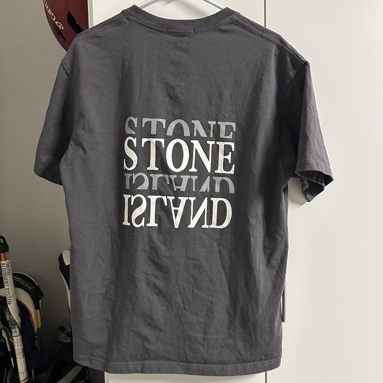 Stone Island Men's Grey and Silver T-shirt (3)