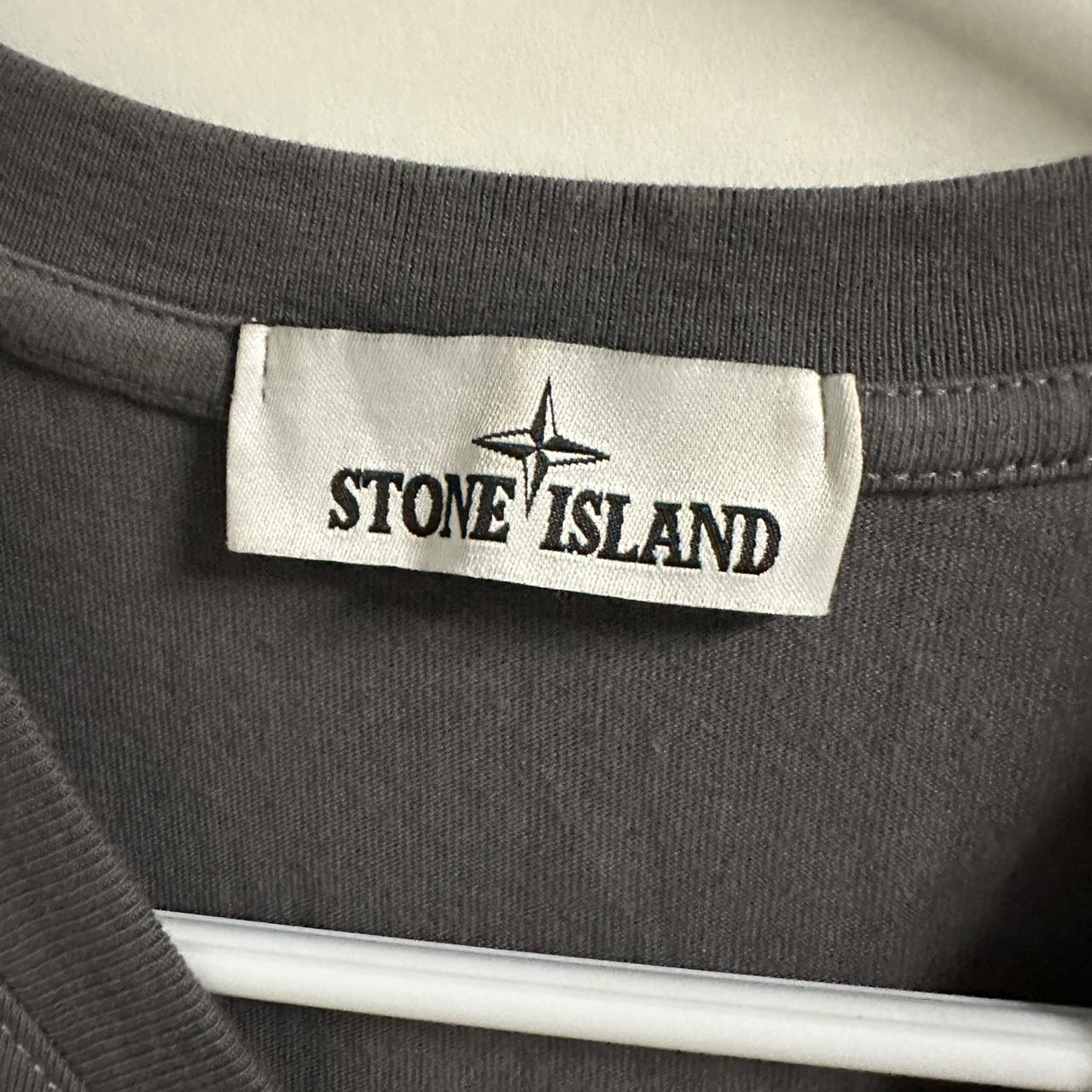 Stone Island Men's Grey and Silver T-shirt (5)