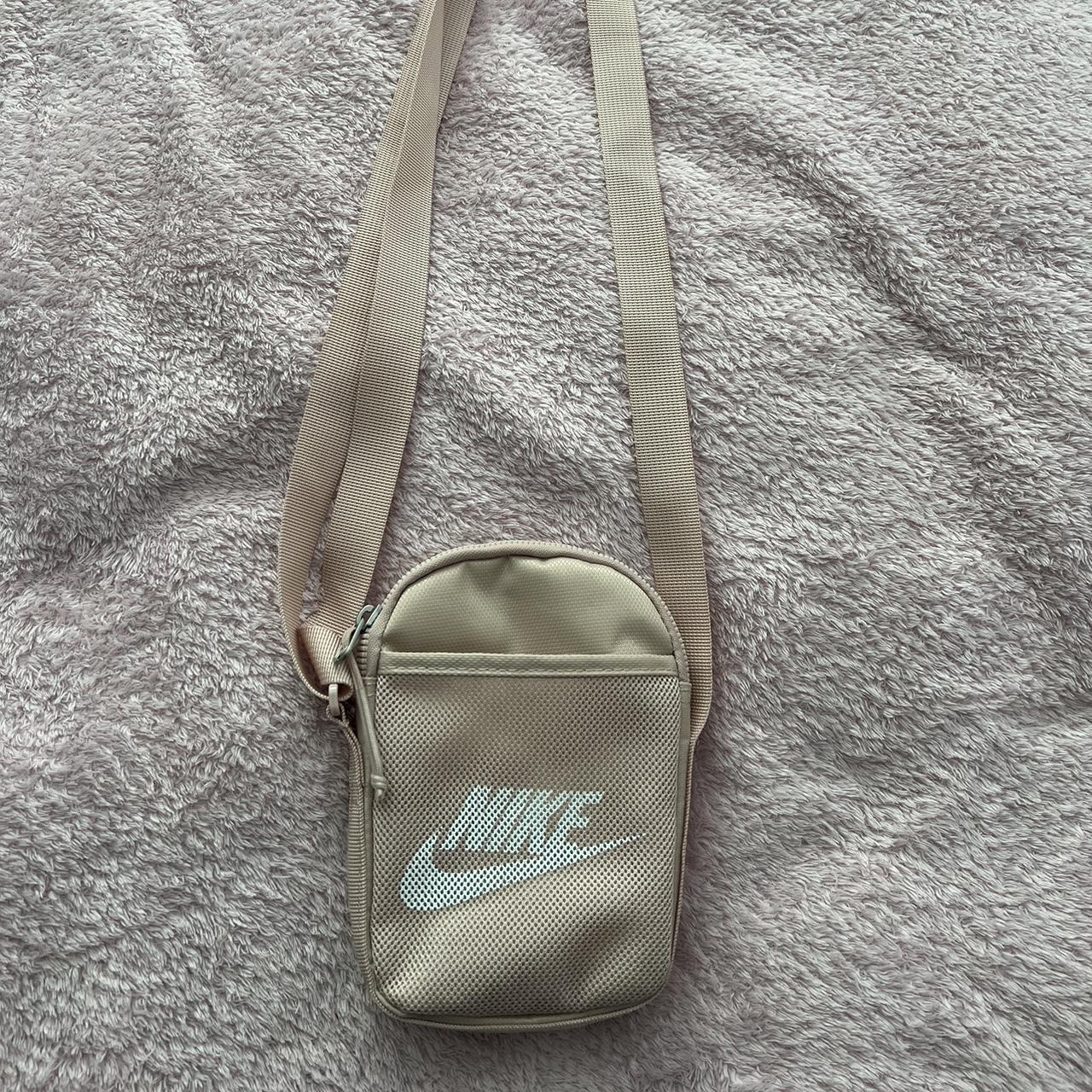 Nike Heritage Crossbody Bag Worn once! in perfect... - Depop