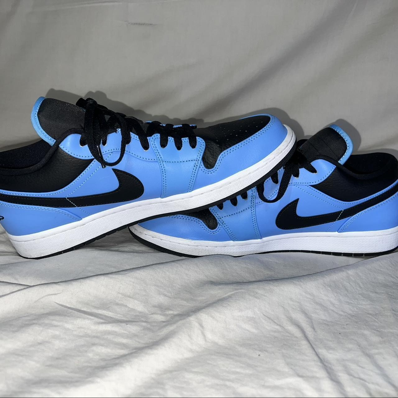 Air Jordan 1 Low trainers in university blue and black