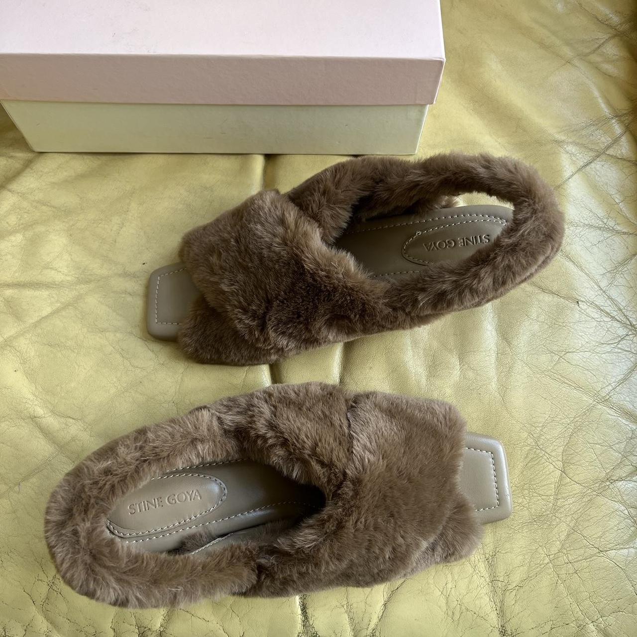 Stine Goya brown teddy fur Carrie kitten heel mules... - Depop