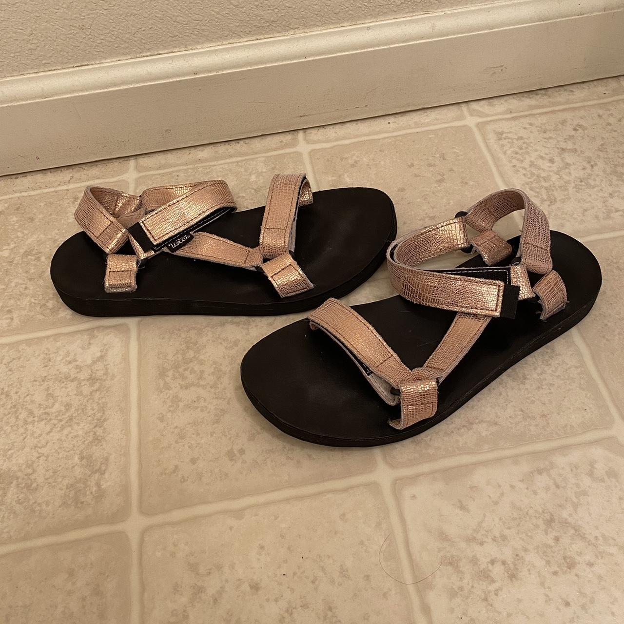 Teva rose store gold sandal