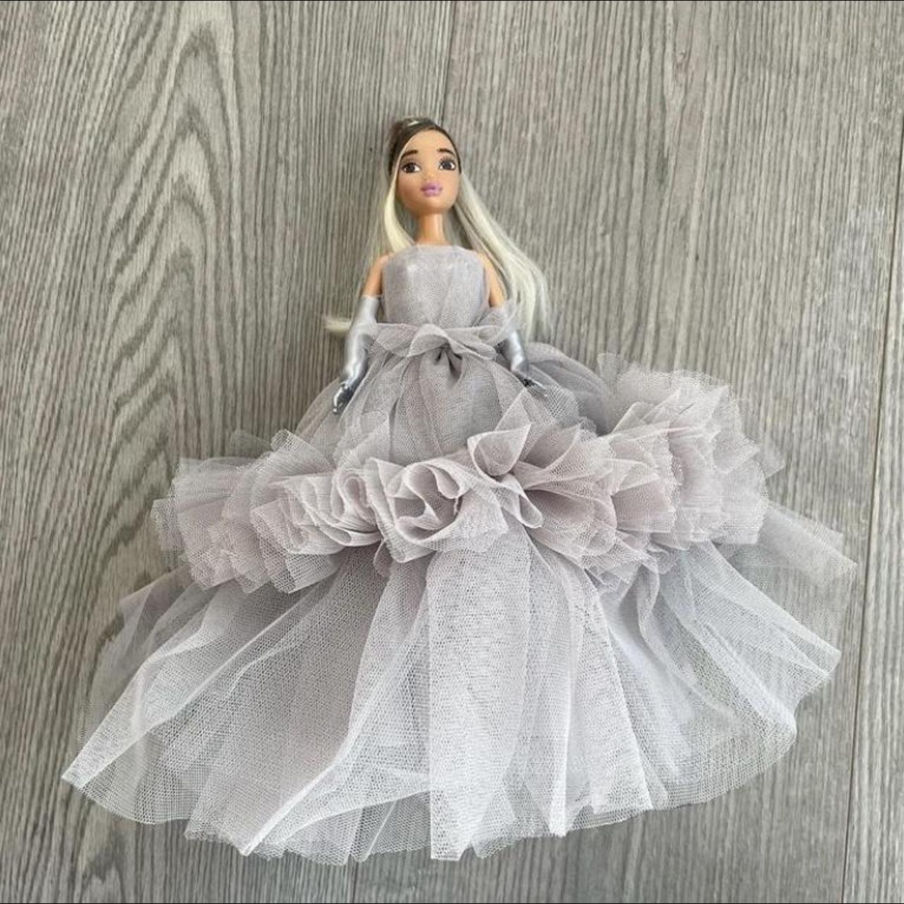 Ariana grande grey on sale dress