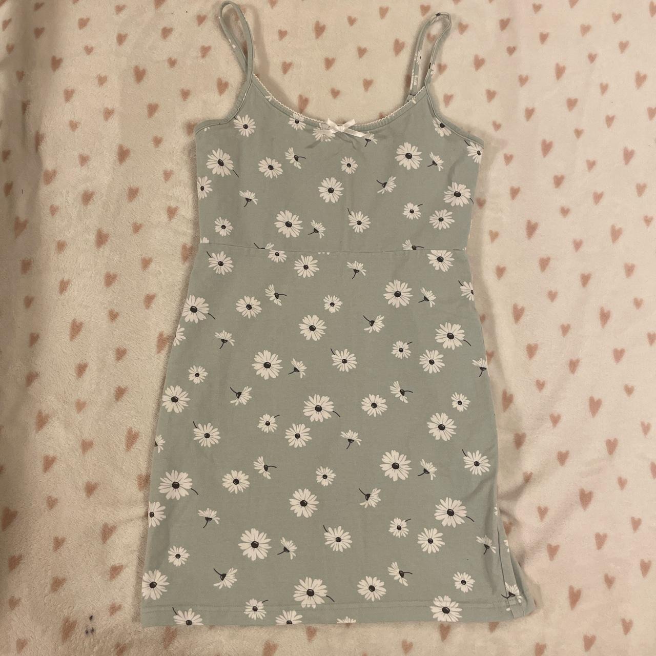 Mint Green Daisy Dress 𐙚 Worn a few times, no... Depop