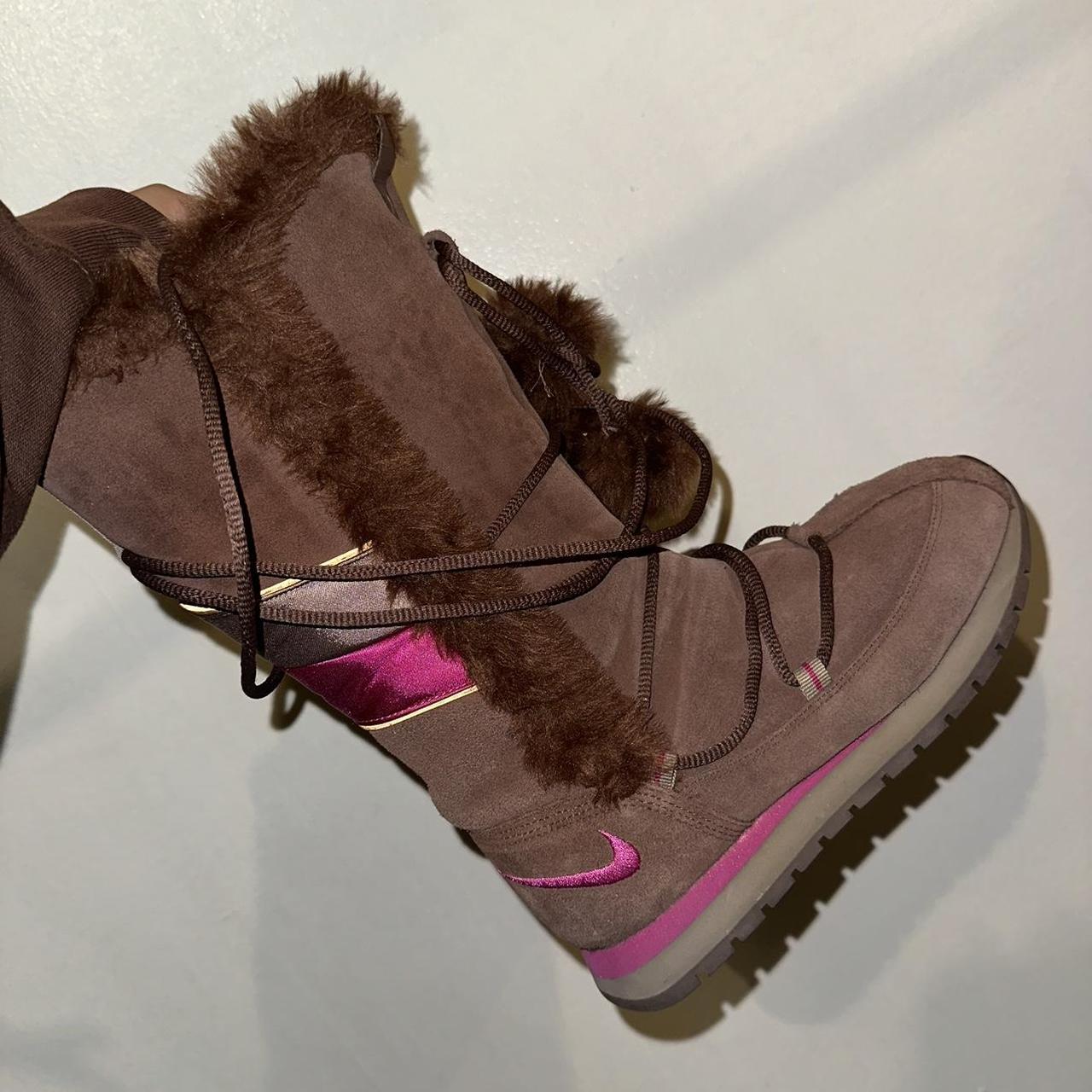 00s Vintage Nike Fur Boots US 6 EU 36.5 - Depop