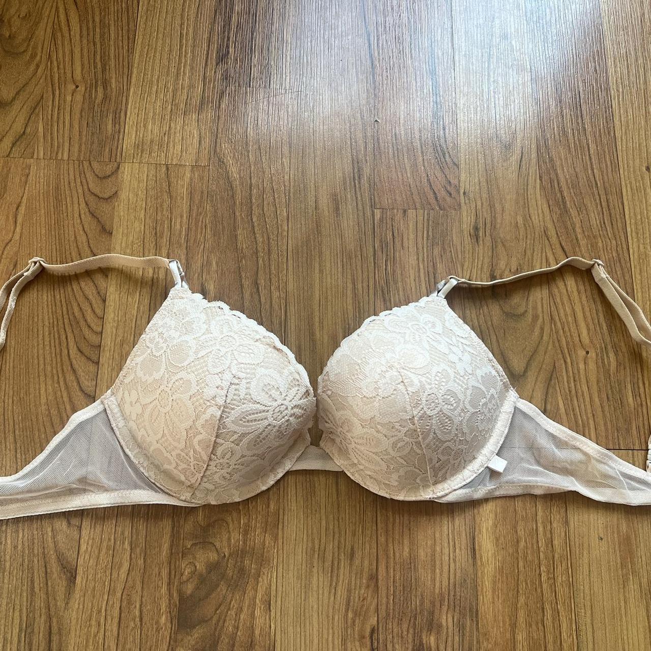 Nude lace slightly padded bra VS never worn doesnt... - Depop