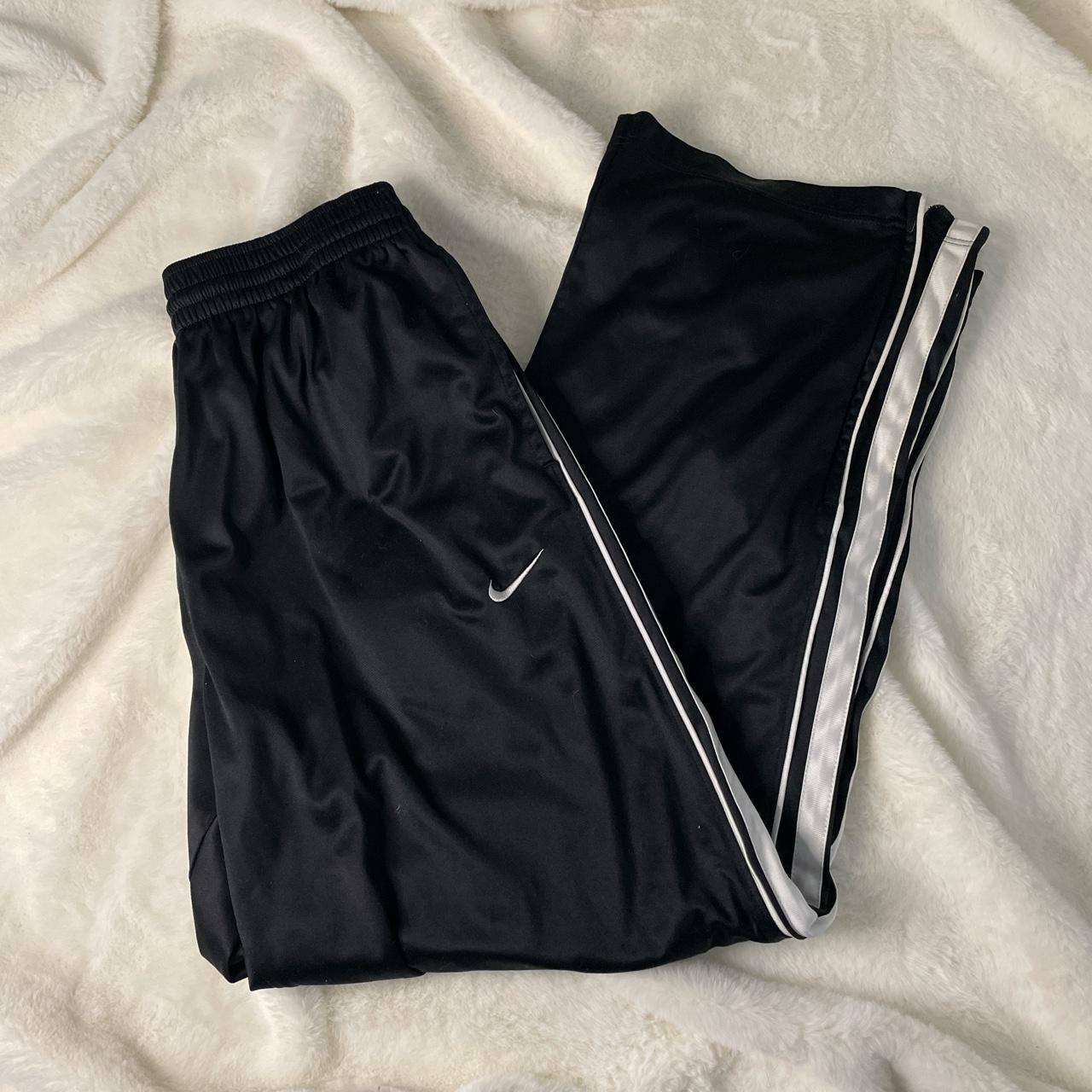 Nike baggy pants Y2k - in good condition Size XL -... - Depop